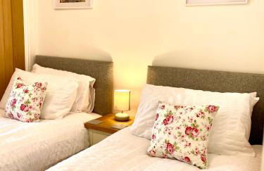 Modern 4-bed Cottage Llanwrst Town Centre & Parking - Snowdonia! near Betws-y-Coed - Photo 24