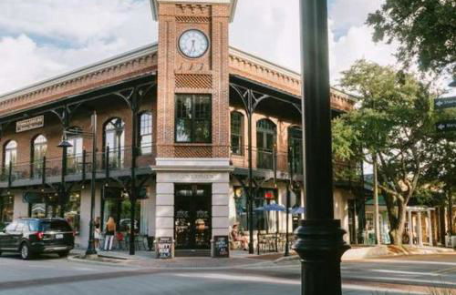 Endless Summer Retreat with Private Pool near Beach - Foto 40