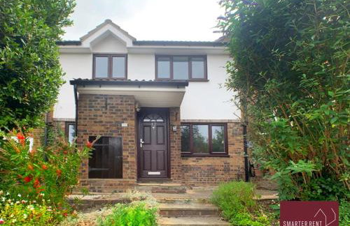 Guildford - 2 Bedroom House - Parking - Foto 1
