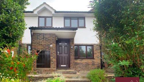 Guildford - 2 Bedroom House - Parking - Foto 1
