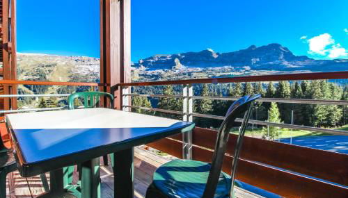 Stunning 3-bedroom apartment with mountain views - Photo 5