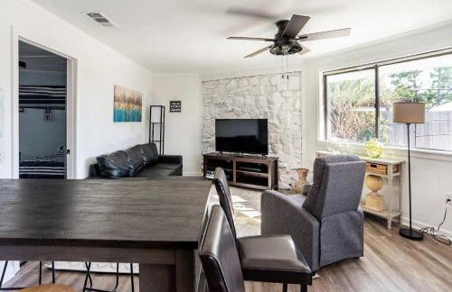 Peaceful Lydia Hide-O-Way - New Pool & Near Beach, Breakfast, Spa & Go-Karts! - Foto 32