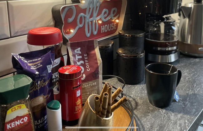 Stylish Scottish House With Garden and Parking - Foto 17