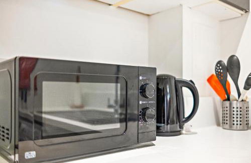 Modern 3-Bed Penthouse with Terrace & Gym, Near Canary Wharf, Weekly deals - Foto 24