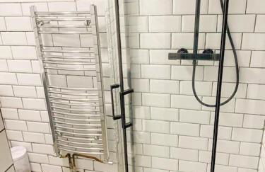 Gravesend 2 Bedroom Spacious Stylish Apartment - Sleeps upto 6 - 2 Min Walk to Station - Foto 11