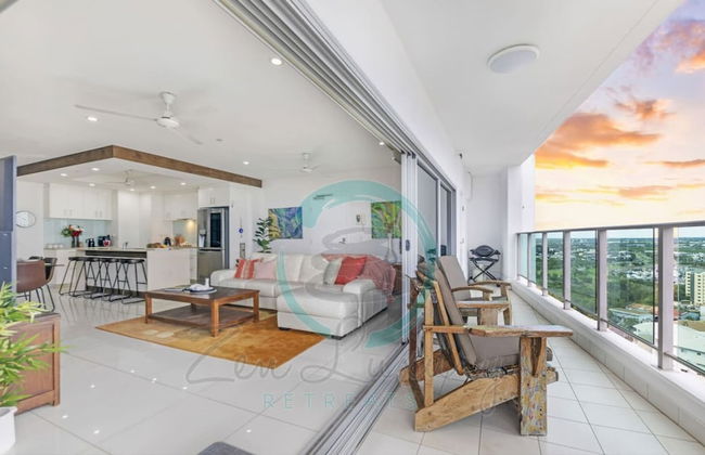 Coastal Magnificence Pool Workspace Parking - Photo 2