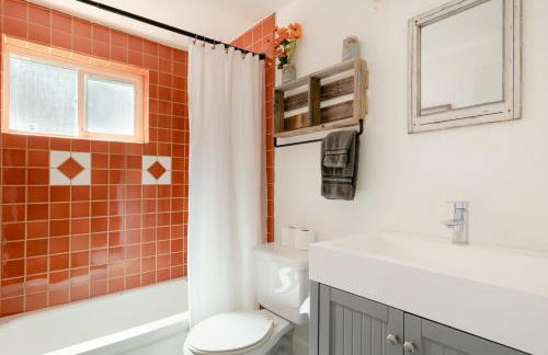 Sprocket Hollow Treetop A-Frame Log Cabin - Foto 32