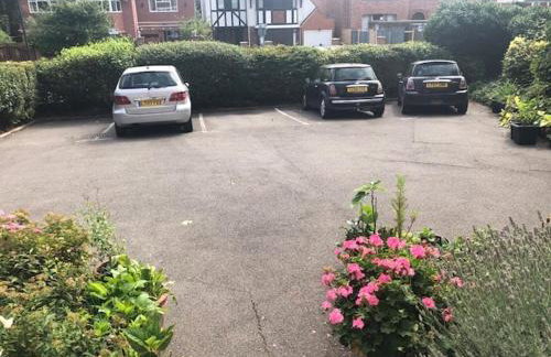 Stylish Flat in Queens Park with Private Parking, Central London Access - Foto 6