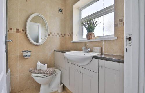 Spacious & Modern Triple-Story Cardiff Home with Pool Table - Foto 40