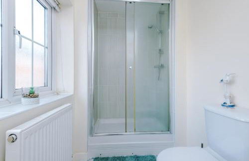 3 Bedroom! 3 Toilets! Contractors and Groups! Free Parking! Driveway! NEW BUILD HOUSE! - Foto 43