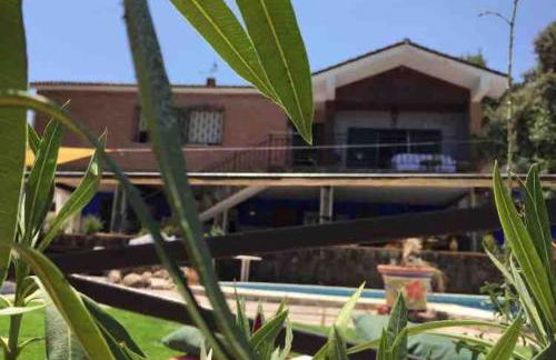 Chalet con piscina en la naturaleza - Foto 15