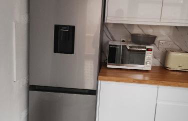 4 bedroom Home Family or Work Stay London - Photo 22