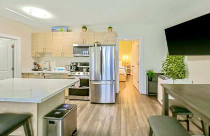 DT Stylish & Newly Renovated Home 2BR Sea Tac 6 Miles with AC - Foto 1