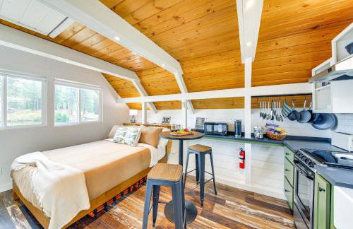 Steps to Sacheen Lake Cute Studio Cabin with Deck - Foto 6