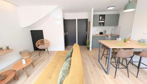 151 - Terrasse & Jacuzzi, Rue Trivalle, Pied de la cité de Carcassonne - Climatisation, Netflix, Fibre - Foto 4