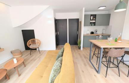 151 - Terrasse & Jacuzzi, Rue Trivalle, Pied de la cité de Carcassonne - Climatisation, Netflix, Fibre - Foto 4