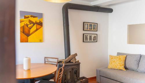 Charming Classic-Rustic Retreat in Historic Lisbon - Photo 4