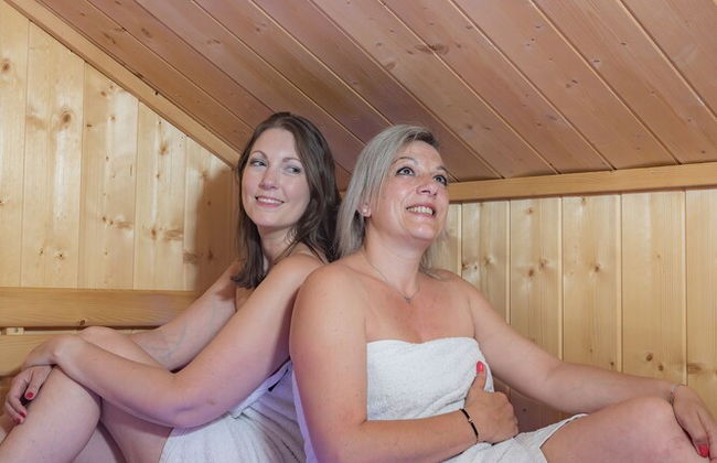 Appart Hotel GLAM88 Suites SPA et SAUNA - Photo 32
