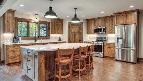 Impressive Presque Isle Lake House with Water Access - Foto 3