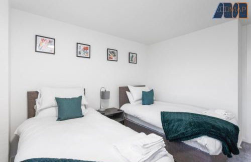 Modern 3 Bed Home in Bathgate with Garden - Photo 37