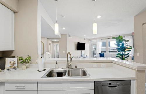 Designer Apt w Jacuzzi Walk To Casino & iMax - Foto 23