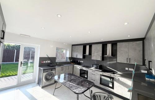 Luxury, comfort and Elegant Home - Photo 6