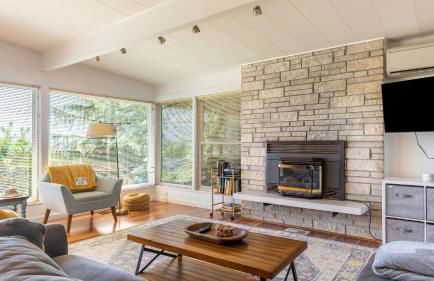 Sunny Side Island Retreat by Avantstay Backyard - Photo 4