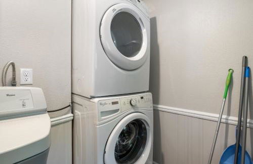 New! 2 Homes-Firepit, Hot Tub, Huge Yard and Dock - Foto 44