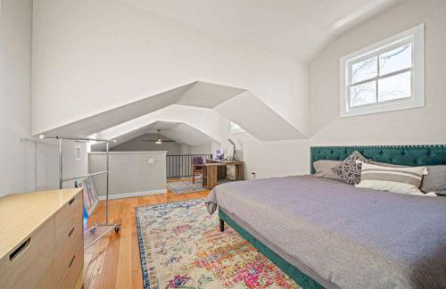 Designer Home, Walk to River - Foto 28