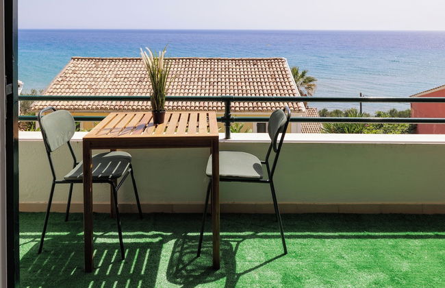 Coastal Bliss Apartments - Photo 30