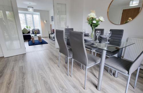 Milton Keynes 5BR Contractor house, families/ groups welcome. - Photo 18