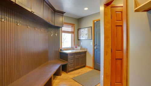 Expansive Retreat on 5 Acres in Shakopee! - Foto 4