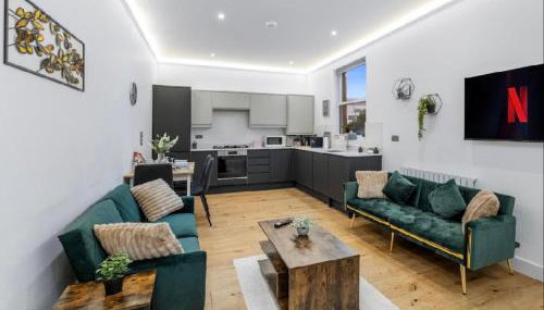 2 Bedroom Flat By Key Light Properties Short Lets & Serviced accommodation two minutes walk from Canada Water Station - Great for Contractors, Group and Family - Foto 2