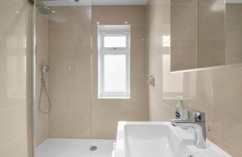 Luxury Apartment in Town Centre with Free Gated Parking - Foto 10