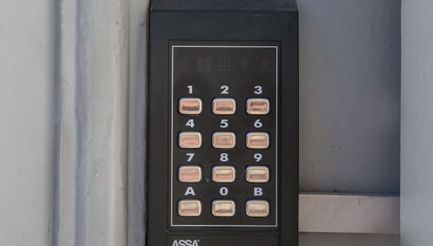 Check-in-/Check-out-Schalter