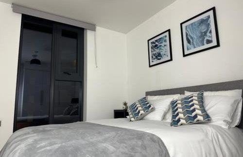 Cozy City Centre Apartment with Free Gym and Free Coffee - Photo 60