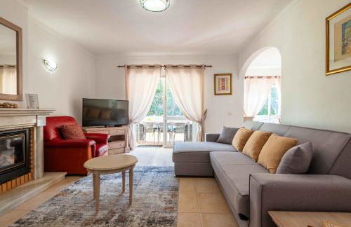 Villa Oasis, Piscina, Jacuzzi, Ténis e Praias! - Foto 7