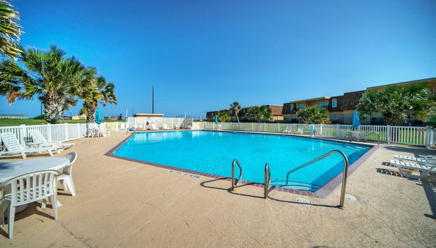 3 Condos in Beachfront Complex w Pool Sleeps 22 Island Retreat 3-unit Buyout - Foto 4, Habitación