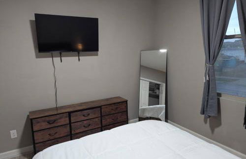 The Junction Cove |2BR Apartment, Walk to Downtown - Photo 5