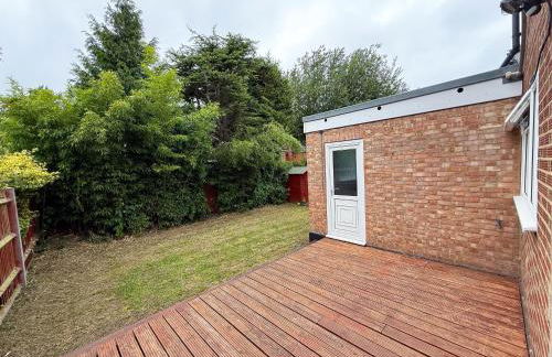 Bassetts House - Spacious! - Sleeps 7 - Close to PRUH Hospital - Free Parking - Photo 17