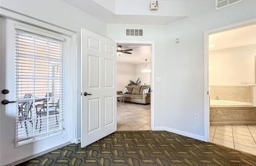 Spacious 3 Bed 3 Bath Luxury Condo 5 min from Disney - Photo 12