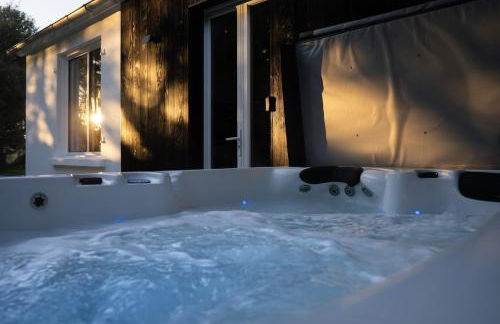 Premium suite with jacuzzi - Photo 30