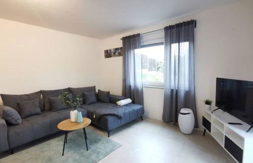 LOOT: Moderne Wohnung / Zentral - Foto 1