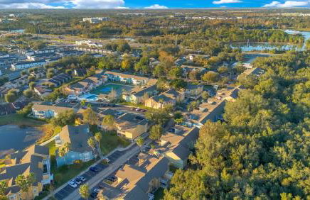 Familiar Retreat with Resort Access Near Disney - Foto 33