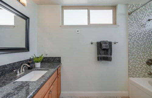 Stunning South Mission Beach Home - AC, Private Patio, Grill and Garage! - Foto 21