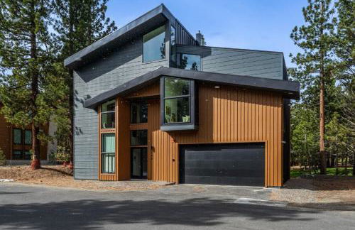 New Luxury Free Standing 4BR 4 and a halfBA Home Obsidian Reserve #146 Priv Hot Tub, 2-Car Garage Great Views - Foto 50