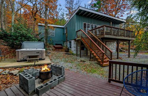 Stone Cabin on Valley View - Firepit & Hot Tub - Foto 10