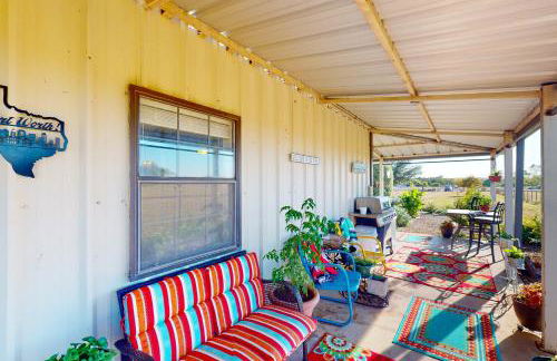 Airstrip Access! Dog-Friendly Rhome Retreat - Photo 2