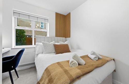 2BR Spacious Flat I King Bed I Desk I Parking X2 - Foto 4