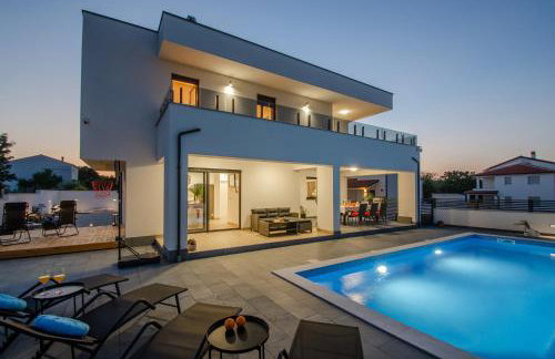 Villa Anna Barbariga, NEW 2022 luxurious villa with private pool! - Photo 3